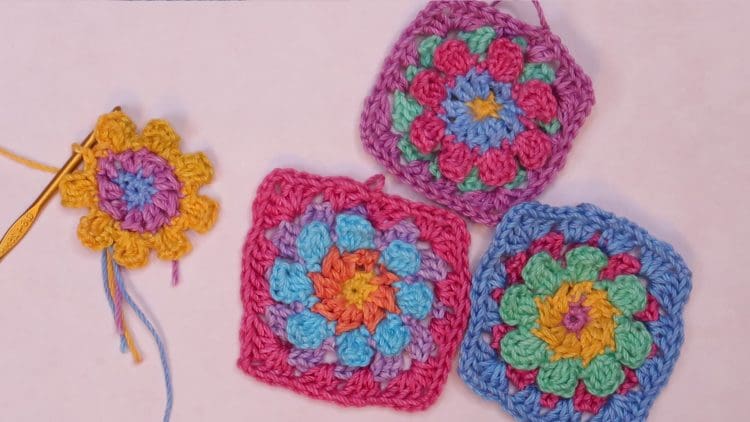 Flower crochet granny square.Still003